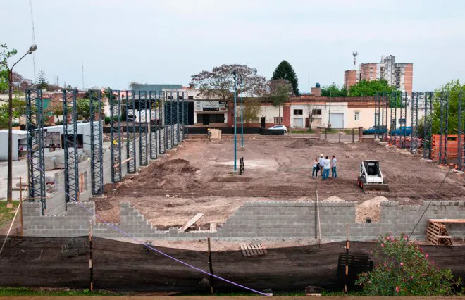 Urbano Constructora - Naves Industriales - Gimnasios UNER